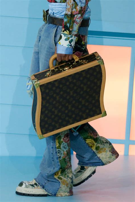 virgil abloh louis vuitton handbags|Into the Sky Above: Virgil Abloh Stages His Last Show for Louis Vuitton .